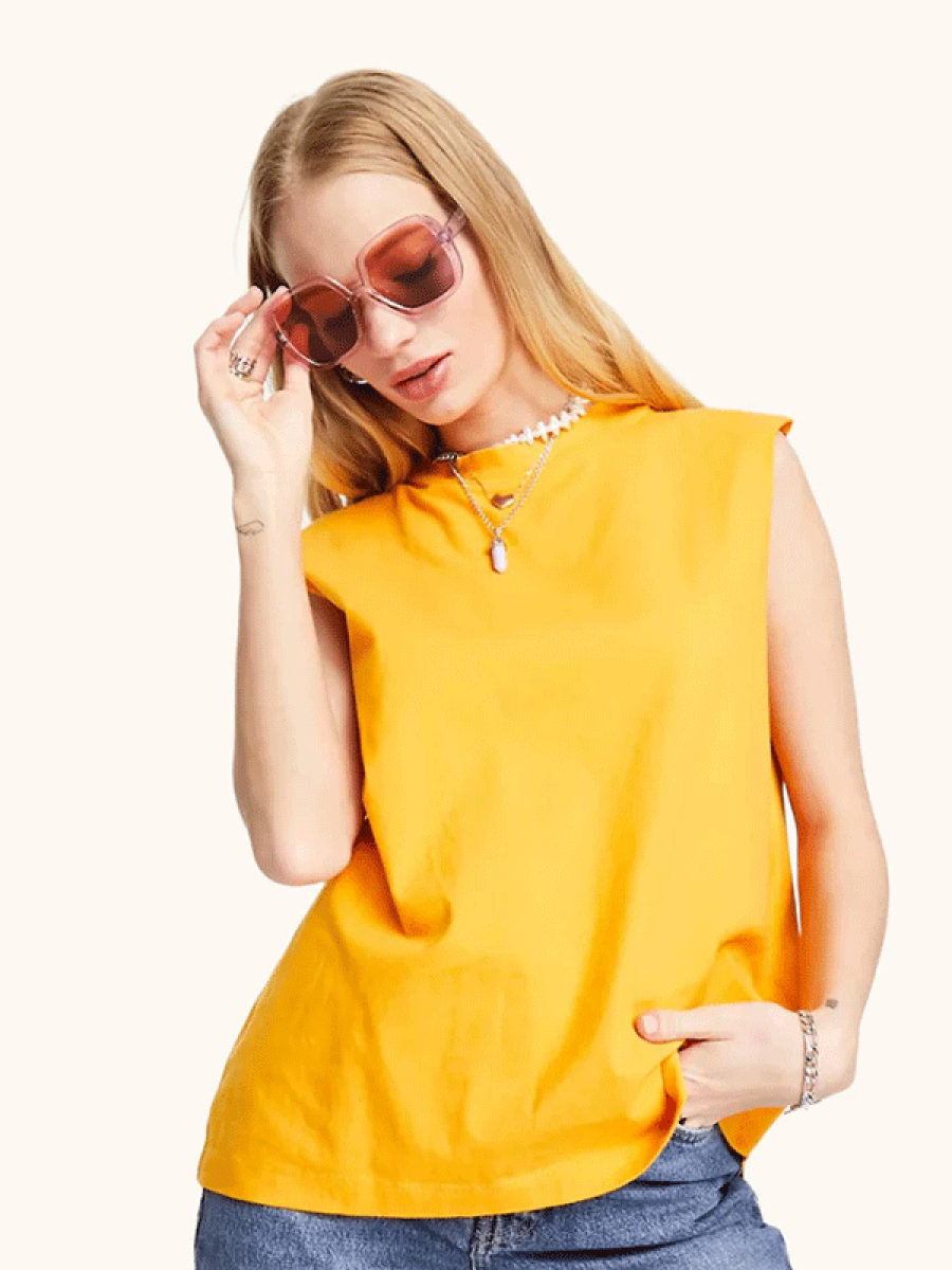 优雅蕾丝边透视性感上衣女性魅力